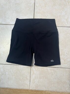 ALO Yoga Black High-Waist Bike Shorts size Medium